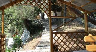 Гостевой дом Кипарисовый Рай Алупка Люкс с видом на море-9